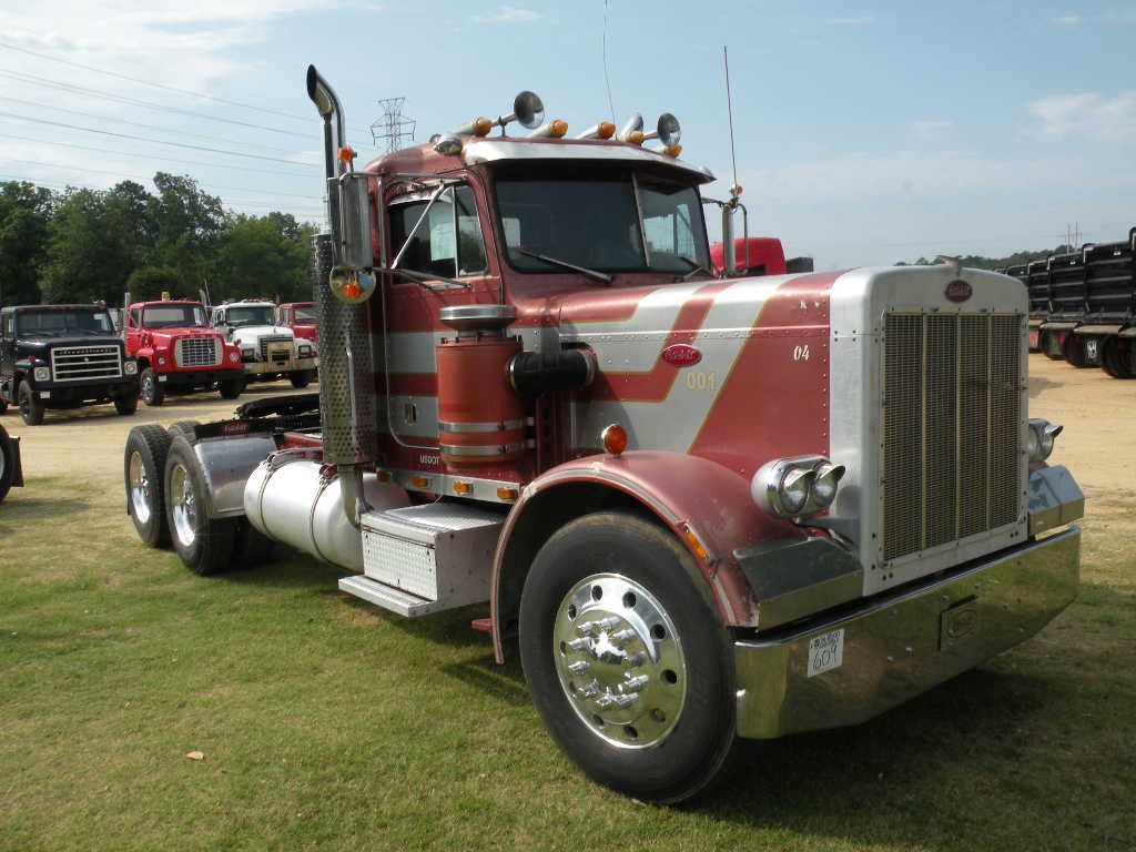 1985 PETERBILT 359 T A TRUCK TRACTOR J M Wood Auction 1985 PETERBILT 359 T A TRUCK TRACTOR J M Wood Auction