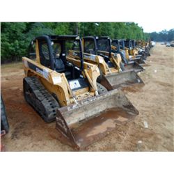 JOHN DEERE CT-322 SKID STEER LOADER