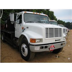 1996 INTERNATIONAL 4700 S/A FUEL & LUBE TRUCK