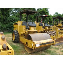 CAT CS-323C VIBRATORY ROLLER