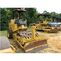 CAT CP-323C VIBRATORY ROLLER