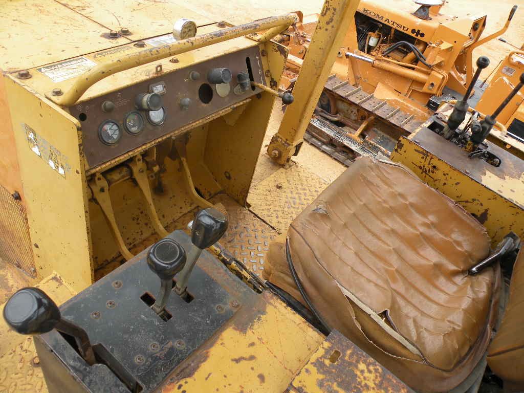 CASE 850D CRAWLER TRACTOR J M Wood Auction Company Inc case-850d-crawler-tractor-j-m-wood-auction-company-inc