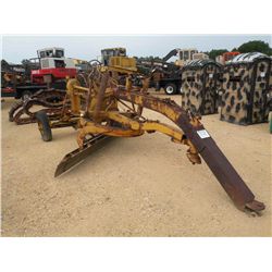 PULL TYPE MOTOR GRADER