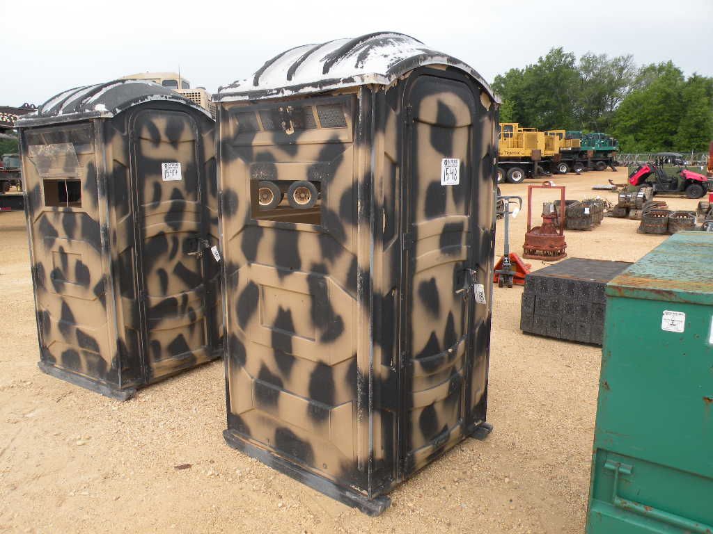 ENCLOSED DEER STAND J.M. Wood Auction Company, Inc.