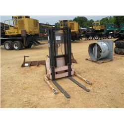ELECTRIC FORK LIFT