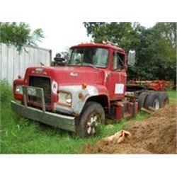 1975 MACK R T/A TRUCK TRACTOR