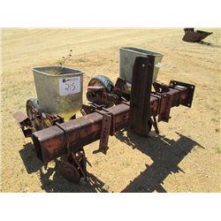 INTERNATIONAL 2 ROW PLANTER