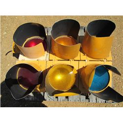 1 LOT (2) TRAFFIC LIGHTS