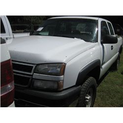 2007 CHEVROLET EXTENDED CAB 4X4 PICKUP