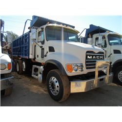 2005 MACK CV713 TRI-AXLE DUMP