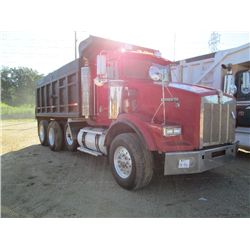 1999 KENWORTH T800 TRI-AXLE DUMP