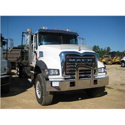2009 MACK GU713 T/A ROLLOFF
