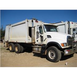 2006 MACK CV713 T/A GARBAGE TRUCK