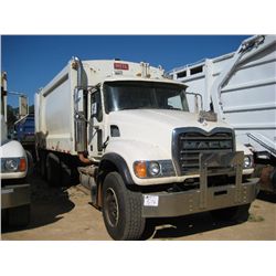 2006 MACK CV713 T/A GARBAGE TRUCK