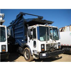 1989 MACK MR690S T/A GARBAGE TRUCK