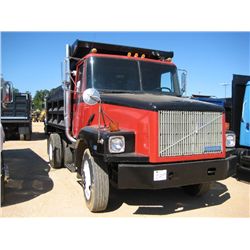 1990 WHITE GMC S/A DUMP