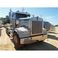 2005 KENWORTH W900 EXT HOOD