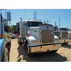 2002 KENWORTH W900L TRI-AXLE TRUCK TRACTOR