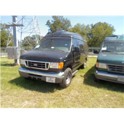 2005 FORD E250 VAN