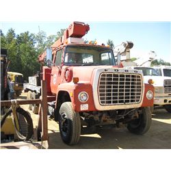 1981 FORD L8000 CRANE TRUCK