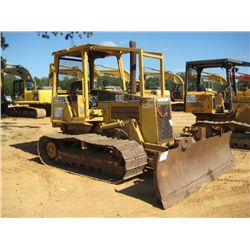 CAT D3C LGP SERIES III CRAWLER TRACTOR