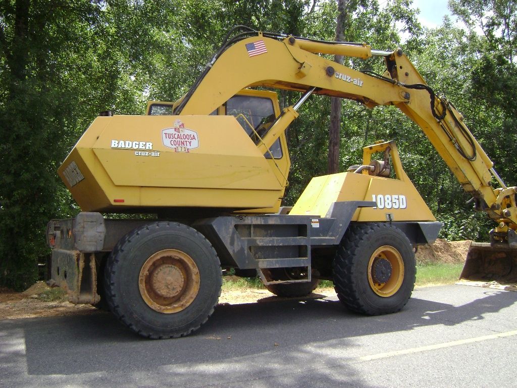 BADGER 1085D CRUZ-AIR HYDRAULIC EXCAVATOR - J.M. Wood Auction Company, Inc.