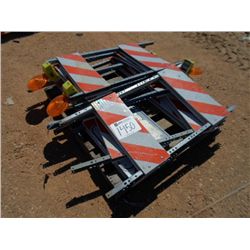 SAFETY BARRICADE W/LIGHT