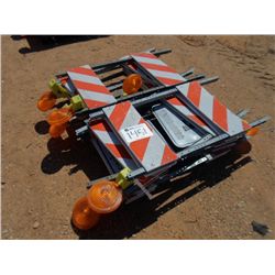 SAFETY BARRICADE W/LIGHT