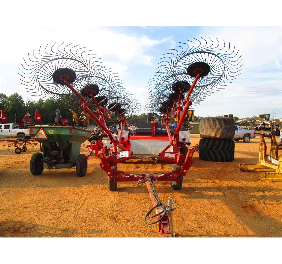 Rhino Rake Teeth 1 RHINO 10 TINE HAY RAKE