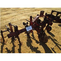 3 ROW CULTIVATOR