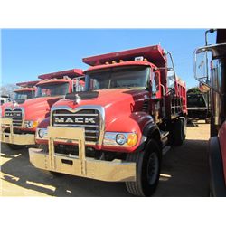 2004 MACK CV713 T/A DUMP