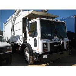 2002 MACK MR690S T/A GARBAGE TRUCK