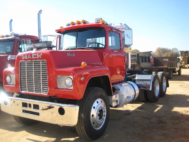 1988 MACK R688ST T/A TRUCK TRACTOR