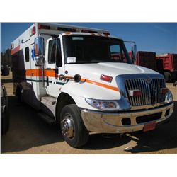 2005 INTERNATIONAL 4200 AMBULANCE