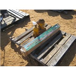 1 LOT (2) BOTTLE JACKS