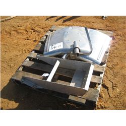 (2) WHEEL FENDERS & (1) STEP