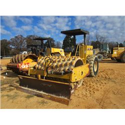 CAT CP-563 VIBRATORY ROLLER