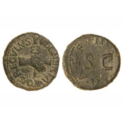 Cuadrante. - Acuñada el 9-8 a.C. - AUGUSTO. - ACUÑACIÓN DE LA FAMILIA CLODIA. - Anv.: PVLCHER TAVRVS