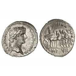 Denario. - Acuñada el 15 d.C. - TIBERIO. - Anv.: TI. CAESAR DIVI AVG. F. AVGVSTVS. Cabeza laureada a