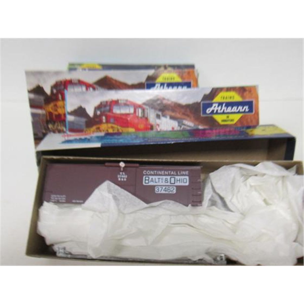 4 boxes HO Model trains kits