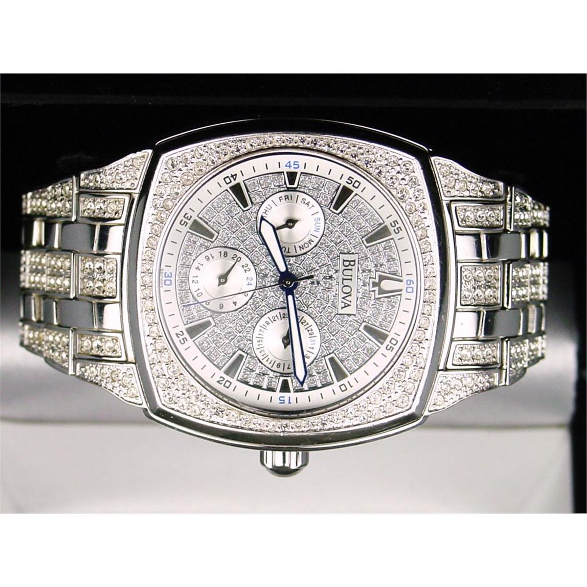Very nice men’s Bulova Swarovski crystal day-date dress watch with blue