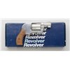 Image 2 : Smith & Wesson Model 649 DA concealed hammer  revolver, .38 Special cal., 2” barrel,  stainless stee