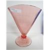 Image 1 : Pink fan vase-plain design-7 3/4