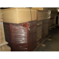 PALLET OF MISCELLANEOUS OAK HANGING KITCHEN CABINETS
