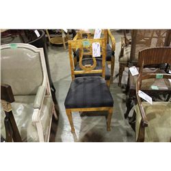 ANTIQUE CHAIR