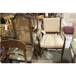 ANTIQUE CHAIR