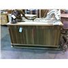 Image 1 : CUSTOM SWITZER BUFFET