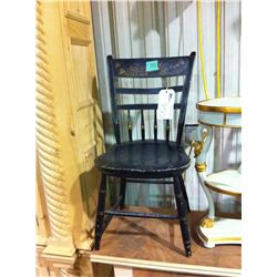 ANTIQUE CHAIR