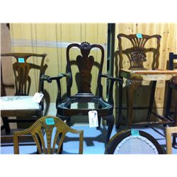 ANTIQUE CHAIR