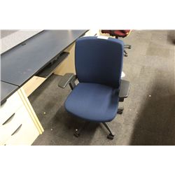 TASK CHAIR WITH ADJUSTABLE ARMS